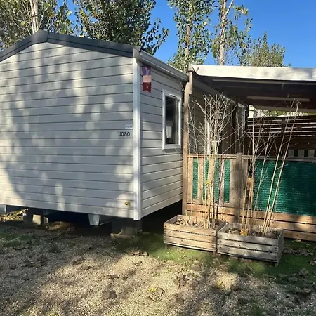 Сasa de vacaciones Accueillant Pres De Avec Piscine